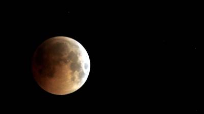O mais longo eclipse da Lua por diferentes olhares