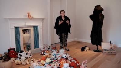 Obra de Ricardo Barbeito “em viagem” comentada