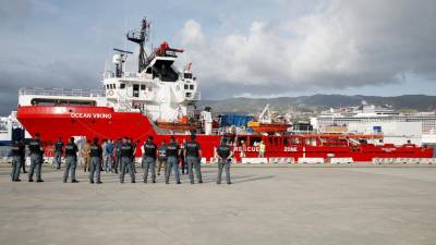 ONG pedem porto seguro para desembarcar 176 migrantes resgatados no fim de semana