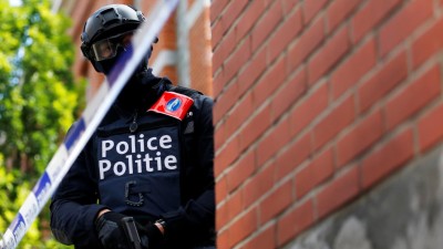 Operação antiterrorista na Bélgica, polícia procura outros suspeitos e receia atentado