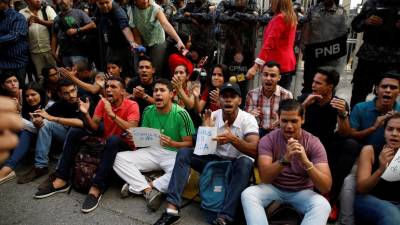 Oposição venezuelana anuncia protestos de rua em 13 dos 24 Estados do país