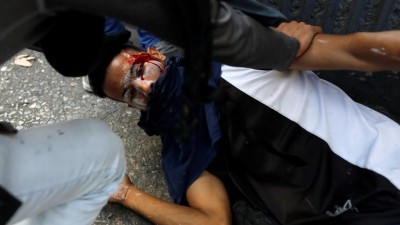 Opositores a Maduro protestam em Caracas, 67 pessoas permanecem detidas