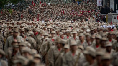 Opositores e apoiantes do regime na Venezuela mobilizados para saírem hoje à rua