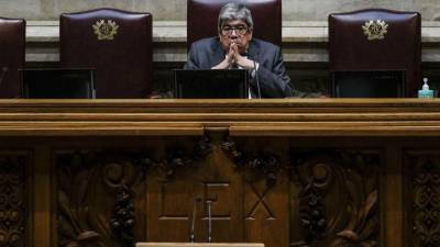 Orçamento Suplementar suspende Lei das Finanças Regionais para permitir aumentar dívida