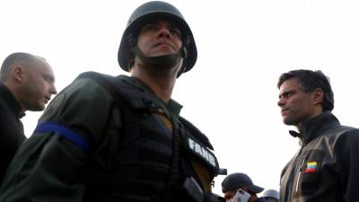 Organização dos Estados Americanos apoia adesão do exército venezuelano e pede processo pacífico
