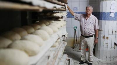Padeiro português na Venezuela lamenta fome em Caracas e dá a quem lhe pede