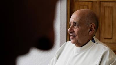 Padre lusodescendente considera alarmante violência nas igrejas
