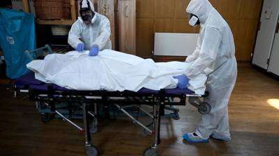 Pandemia já soma mais de 495 mil mortos e 9,8 milhões de infectados
