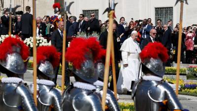 Papa celebra missa pascal sob medidas de alta segurança