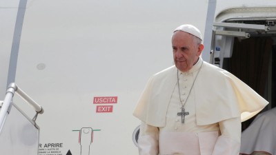 Papa chegou à Brimânia para visita em plena crise que atinge o povo rohingya