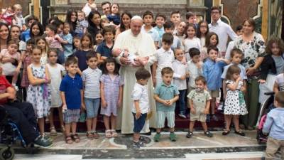 Papa compara alguns abortos com práticas nazis de purificação racial
