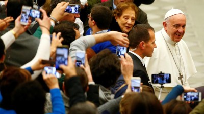 Papa defende que cadeias sirvam para reinserção social depois de revolta no Brasil