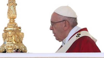 Papa diz que única resposta sensata à imigração é a solidariedade