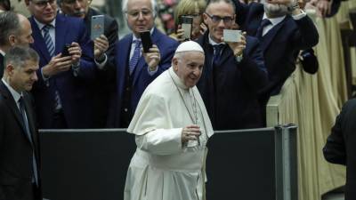 Papa diz que é preciso educar para uma alimentação saudável