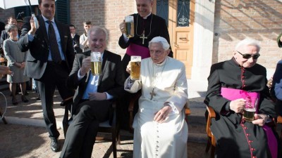 Papa emérito Bento XVI celebrou 90 anos numa festa com delegação da Baviera
