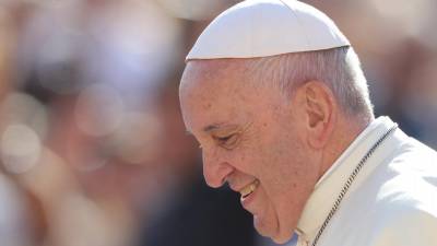 Papa expulsa do sacerdócio bispos chilenos Cox e Ordenes