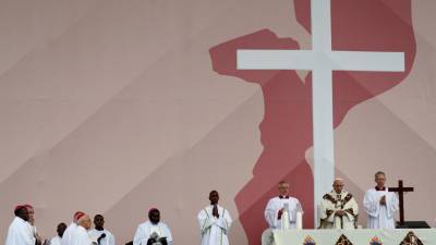 Papa Francisco chega ao Estádio do Zimpeto, em Maputo, para missa campal