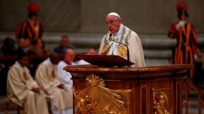 Papa Francisco critica guerras e ofensas à vida que causam degradação