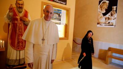 Papa Francisco expressa que solidão dos jovens é “um pecado social”