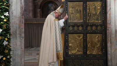 Papa Francisco pede que continue aberta a porta do perdão