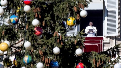 Papa Francisco une-se aos esforços para acabar com loucura do terrorismo