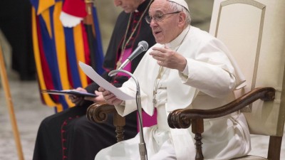 Papa insiste que abertura a divorciados recasados tem apoio da Igreja