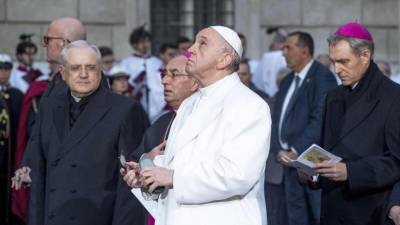 Papa orou à Virgem e afirmou que a cidade de Roma se resignou à “degradação”