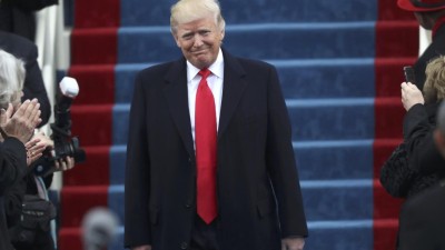 Papa pede a Trump que se preocupe com os pobres