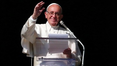 Papa recebe realizador Martin Scorsese após apresentação de filme aos jesuítas em Roma