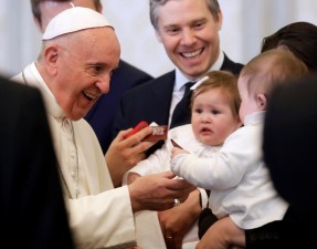 Papa recorda mártires de “ideologias loucas” e fala de imigração