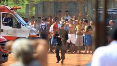 Papua Nova-guiné declara estado de emergência na sequência de motins