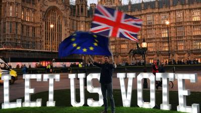 Parlamento britânico aprova alteração da saída para 12 Abril ou 22 Maio