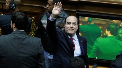 Parlamento venezuelano vai declarar abandono do cargo pelo Presidente Nicolás Maduro