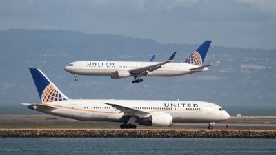 Passageiro expulso de avião ilustra prioridade do lucro e sacrifício do serviço