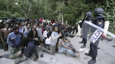 Passagem forçada de 500 migrantes em Ceuta faz vários feridos