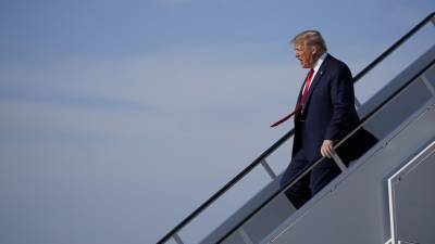 Pedido de Trump para menos testes gera críticas de opositores