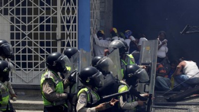 Pelo menos 12 mortos e 21 feridos num motim em prisão venezuelana de Anzoátegui