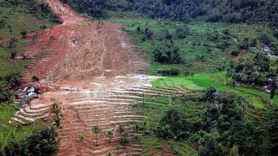 Pelo menos 15 mortos após deslizamento de terra na Indonésia