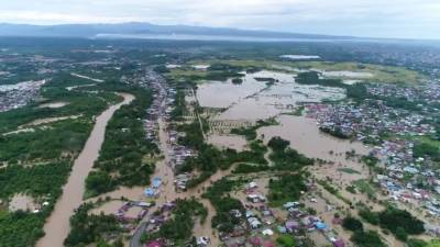 Pelo menos 17 mortos na Indonésia devido a inundações e deslizamentos de terra