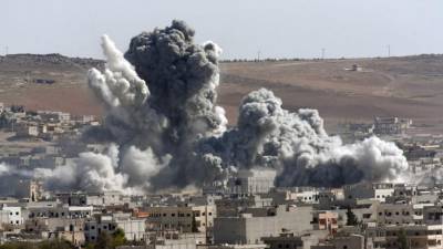 Pelo menos 21 mortos depois de ataques aéreos e de artilharia  do Governo sírio