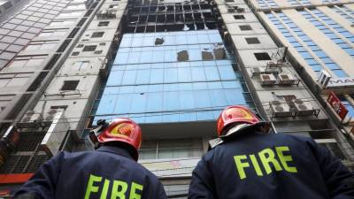 Pelo menos 25 mortos em incêndio em edifício comercial no Bangladesh