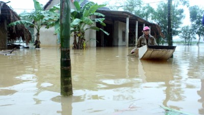 Pelo menos 25 mortos em inundações no Vietname e milhares de casas destruídas
