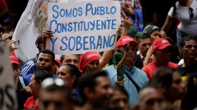 Pelo menos 298 feridos em protestos em dois municípios de Caracas