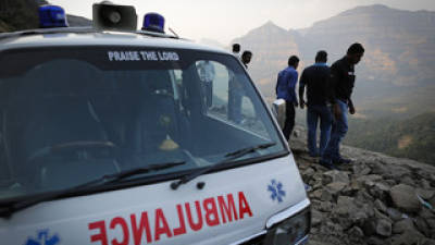 Pelo menos 39 mortos na Índia em queda de autocarro num desfiladeiro de 500 metros