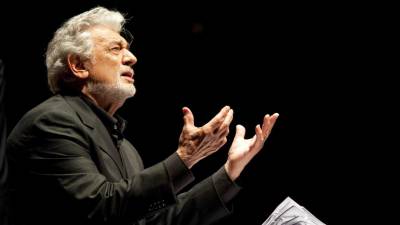 Ópera Metropolitana de Nova Iorque aguarda para tomar decisão sobre Plácido Domingo