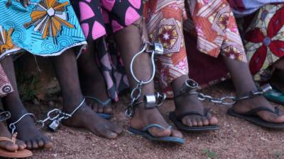 Pessoas com doenças mentais acorrentadas e abusadas na Nigéria