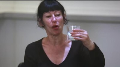 PETA faz mais uma campanha polémica e deu a provar leite de cão