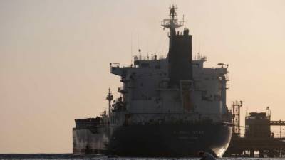 Petroleiro iraniano com um milhão de barris avaria no Mar Vermelho