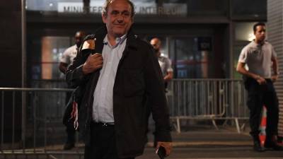 Platini saiu em liberdade depois de muitas horas de interrogatório