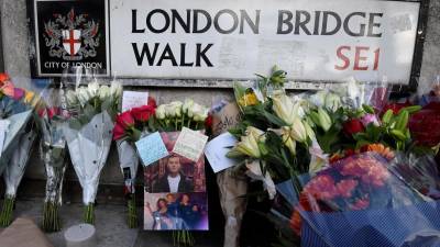 PM britânico defende pena mínima para terroristas e é acusado de estar a usar atentado